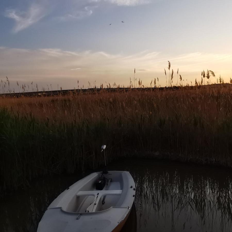 Pfahlbau Sunset I Toplage Elektroboot Inklusive Rust Luaran gambar