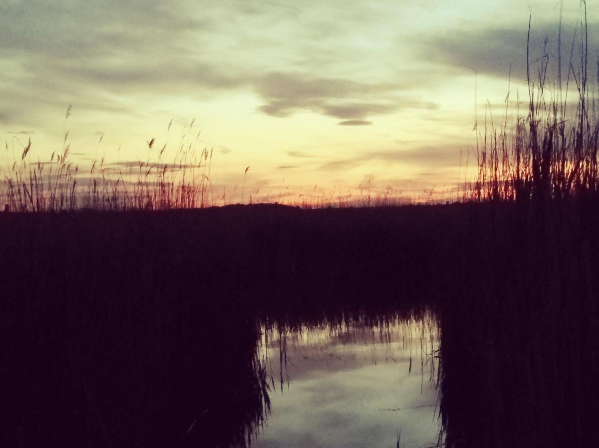 Pfahlbau Sunset I Toplage Elektroboot Inklusive Rust Luaran gambar