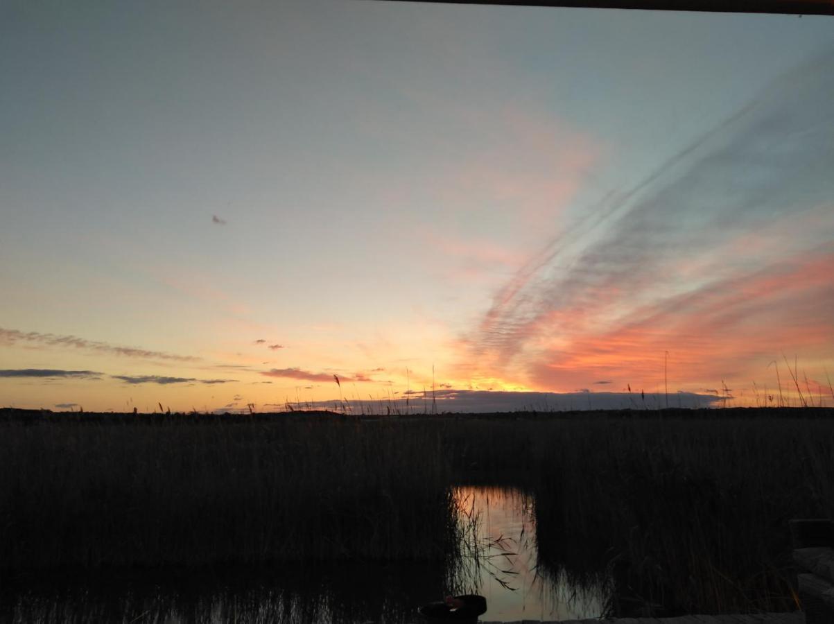 Pfahlbau Rust/Neusiedlersee Sunset I Villa Luaran gambar