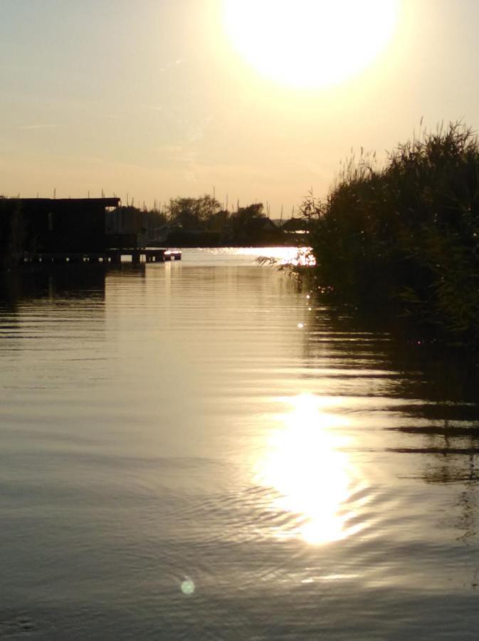 Pfahlbau Rust/Neusiedlersee Sunset I Villa Luaran gambar