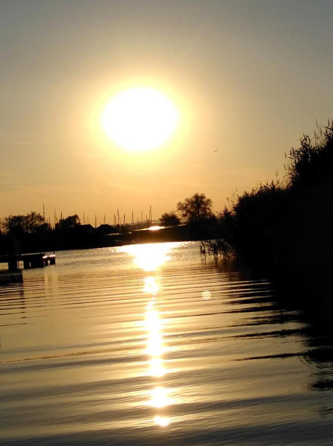 Pfahlbau Rust/Neusiedlersee Sunset I Villa Luaran gambar